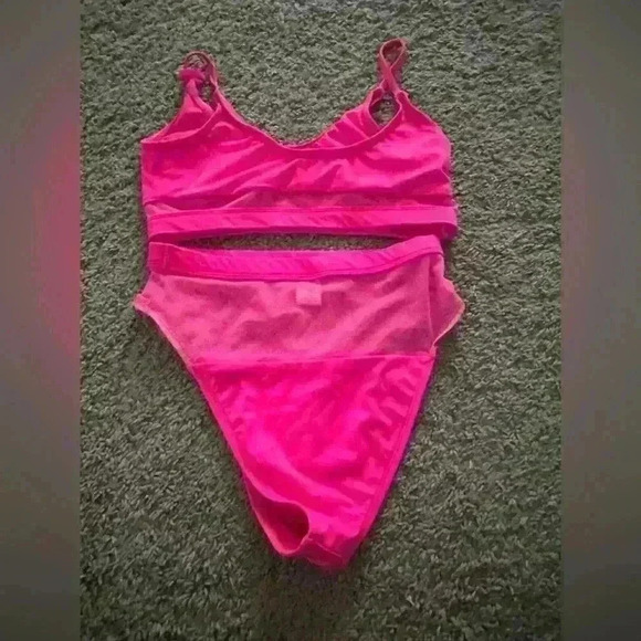 Two-piece high waist pink bathing suit. - Picture 3 of 3